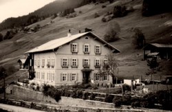 Das "Armenhaus" Bartholomäberg, um 1930. (Quelle: Montafoner Museen)