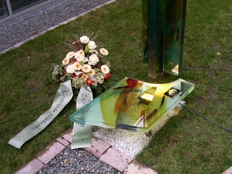 Stele für Josef King und Kranzniederlegung am Paulinum in Schwaz